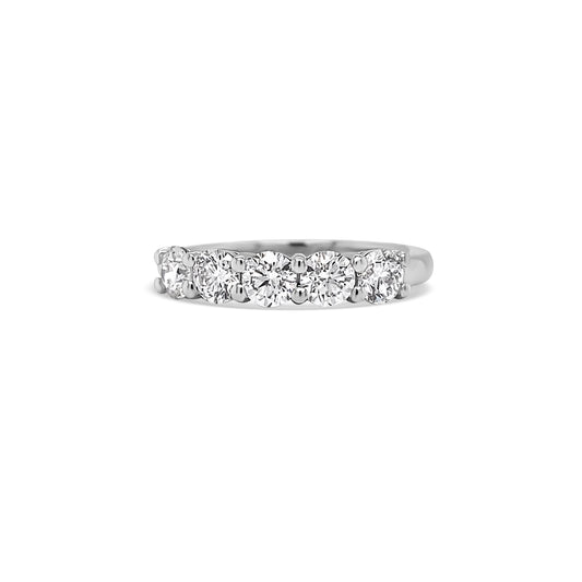 Platinum 'shared-claw' diamond wedding ring